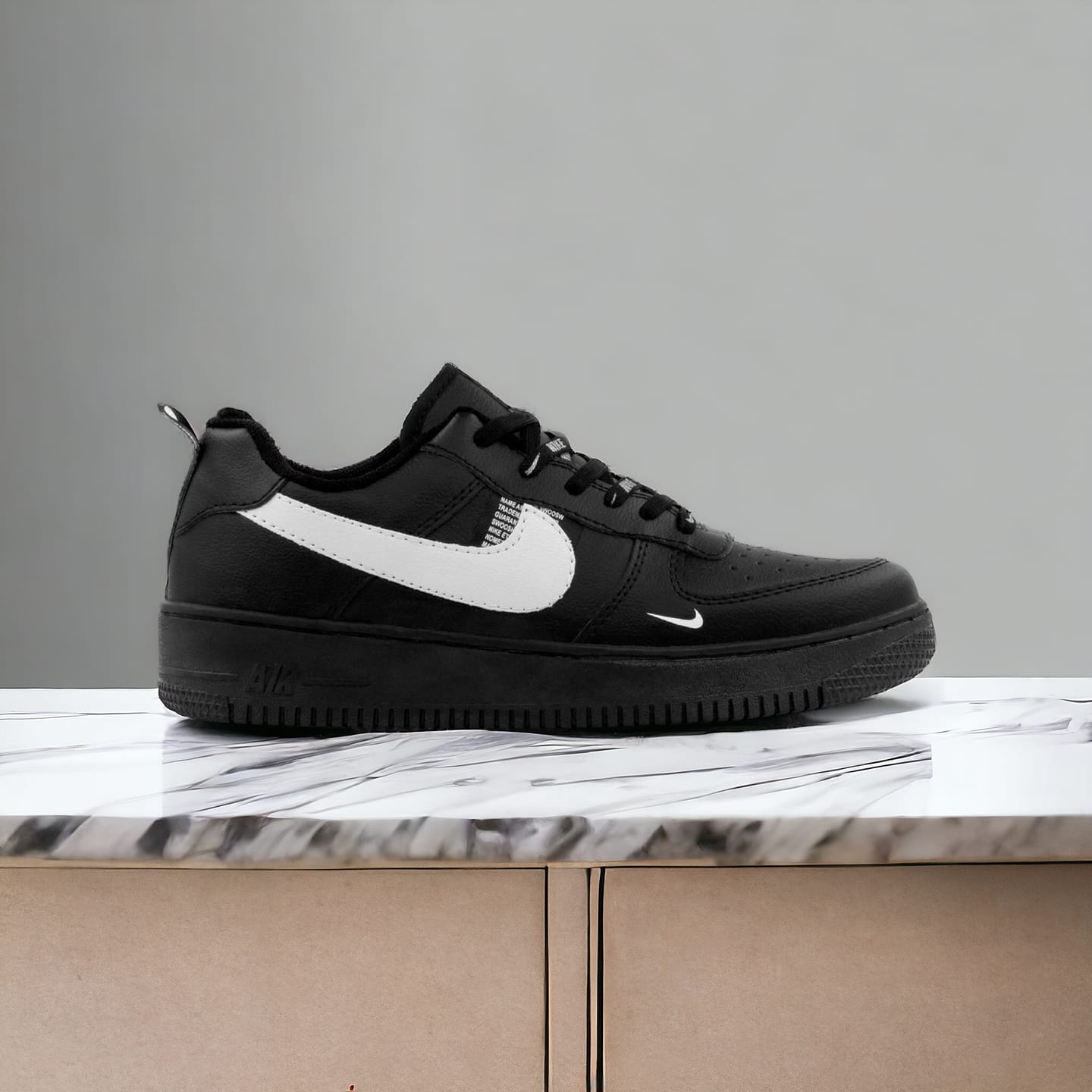 Customer photo review of Tenis 025 Rojo Negro Plata