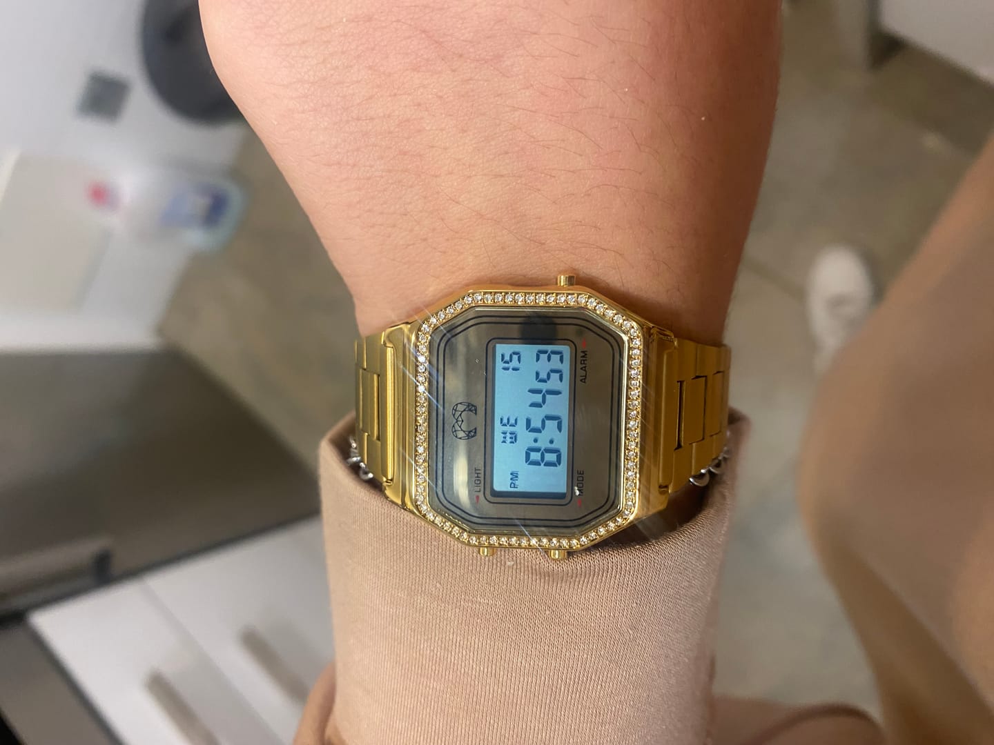 Customer photo review of Reloj Digital Vintage Brillo ~ Oro