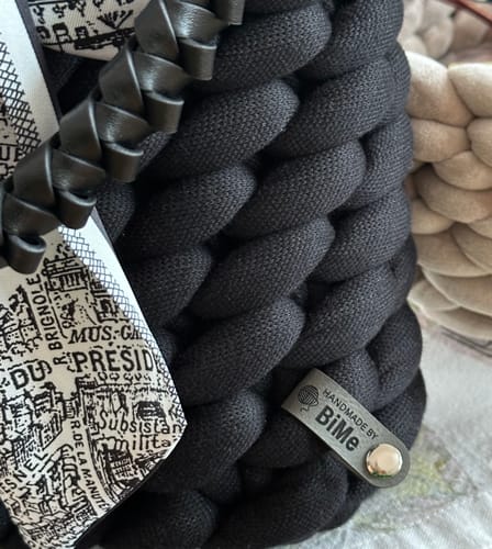 Customer photo review of Personalisierte Labels mit Chicago Screws - Kunstleder-Label mit Schrauben