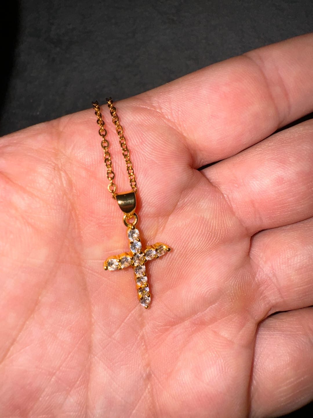 Customer photo review of Collier Croix Cristal Simple