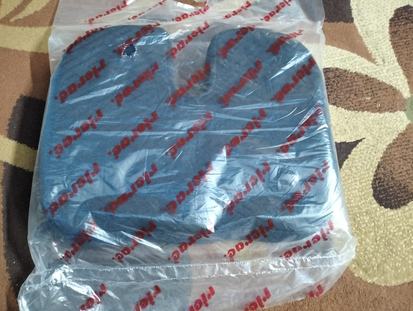 Customer photo review of Rall- Portable Tailbone Cushion