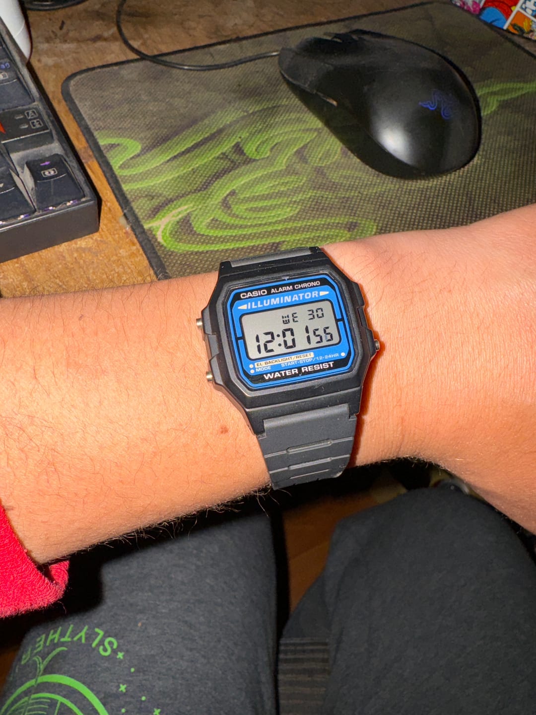 Customer photo review of Reloj Casio Vintage F-105W-1ADF Azul/Negro Illuminator