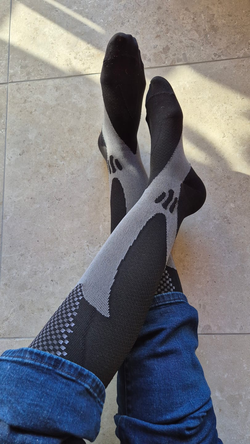 Customer photo review of VitalFlow™️ farbenfrohe Kompressionssocken