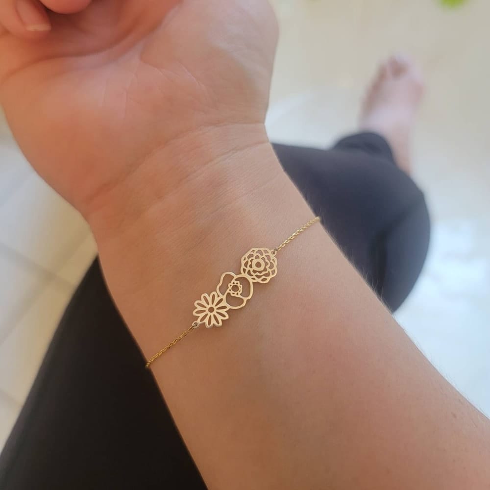 Customer photo review of Personalized Birth Flower Bracelet