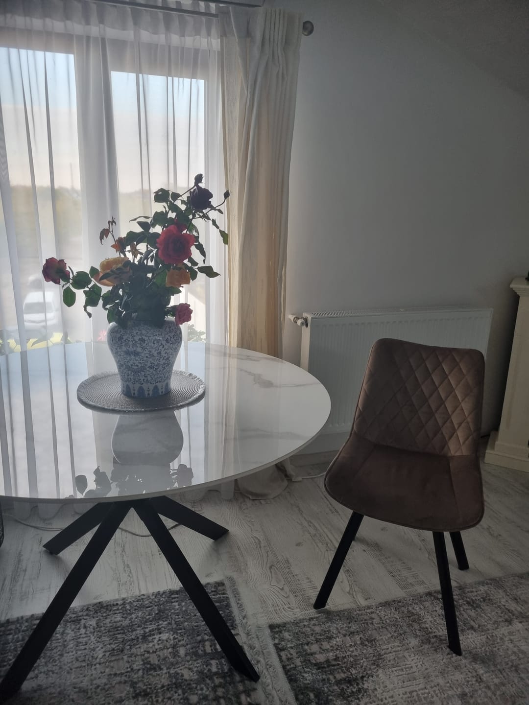 Customer photo review of Scaun rotativ K520, bej/negru, stofa catifelata/metal, 45x63x80 cm