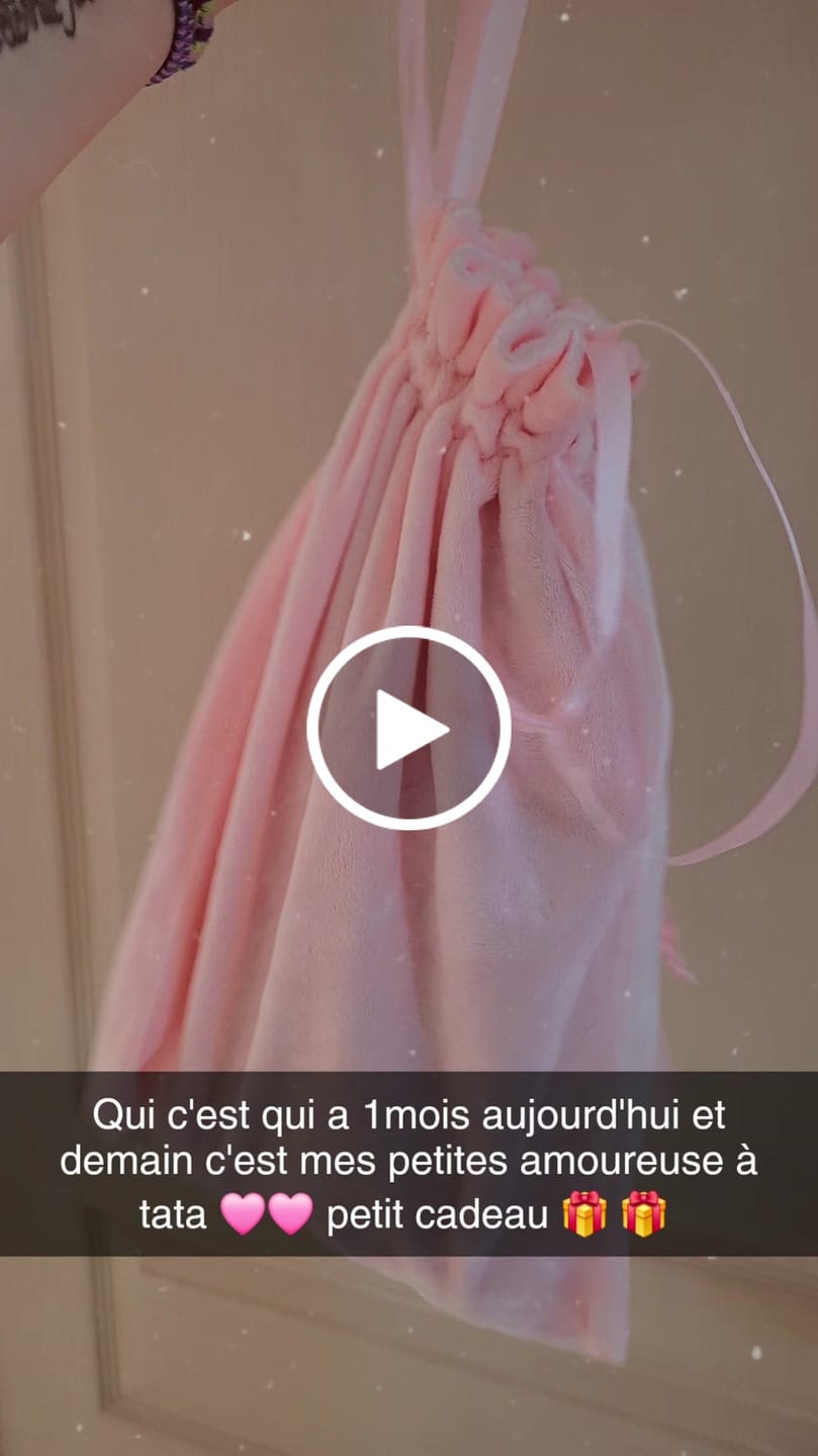 Customer video review of Sac Cadeau Anti-Poussière