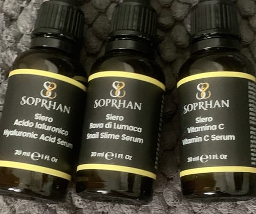 Customer photo review of Sieri Acido Ialuronico + Vitamina C + Bava di Lumaca - 3 al Prezzo di 1 (30ml per Siero)