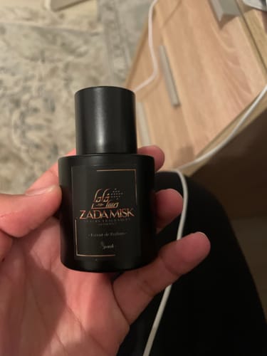 Customer photo review of Alle Extrait de Parfum (1) - Pure Essence of Elegance