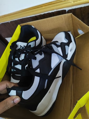 Customer photo review of XANDER White Black Men's casual sneaker