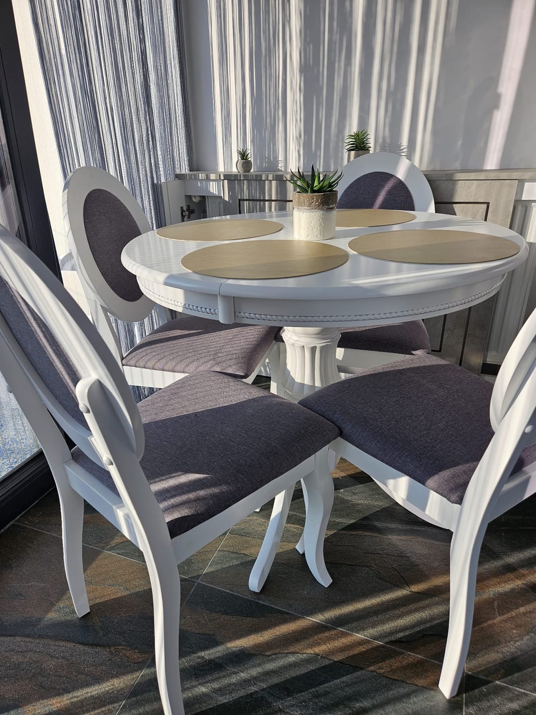 Customer photo review of Masa extensibila DELLO, alb, 100/129x70x75 cm