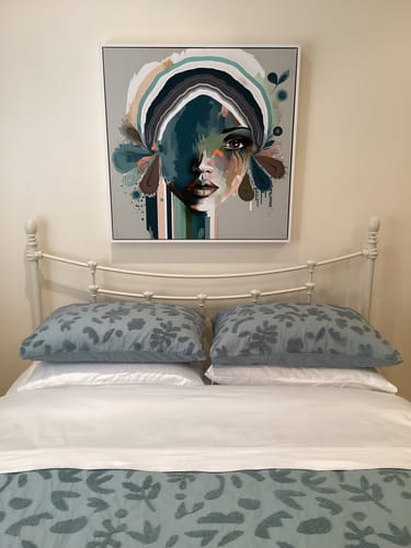 Customer photo review of Faces of Unity: Blaire, Square, by Bella Eve