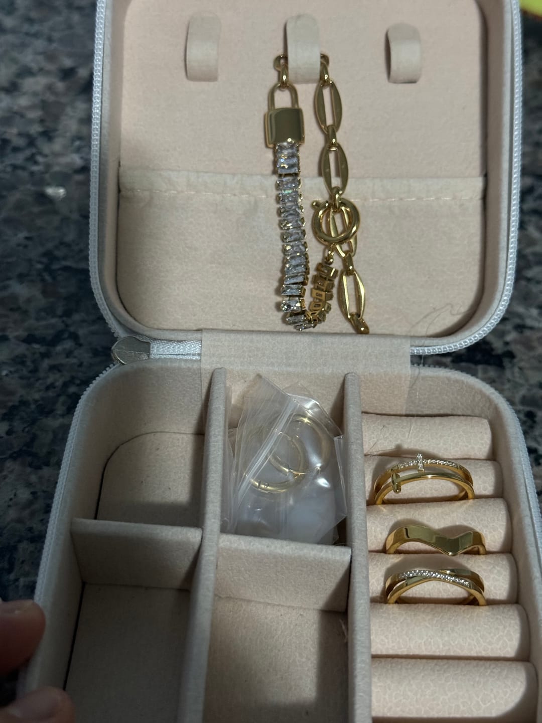 Customer photo review of Anel Lucia Duplo Banhado em Ouro 18k