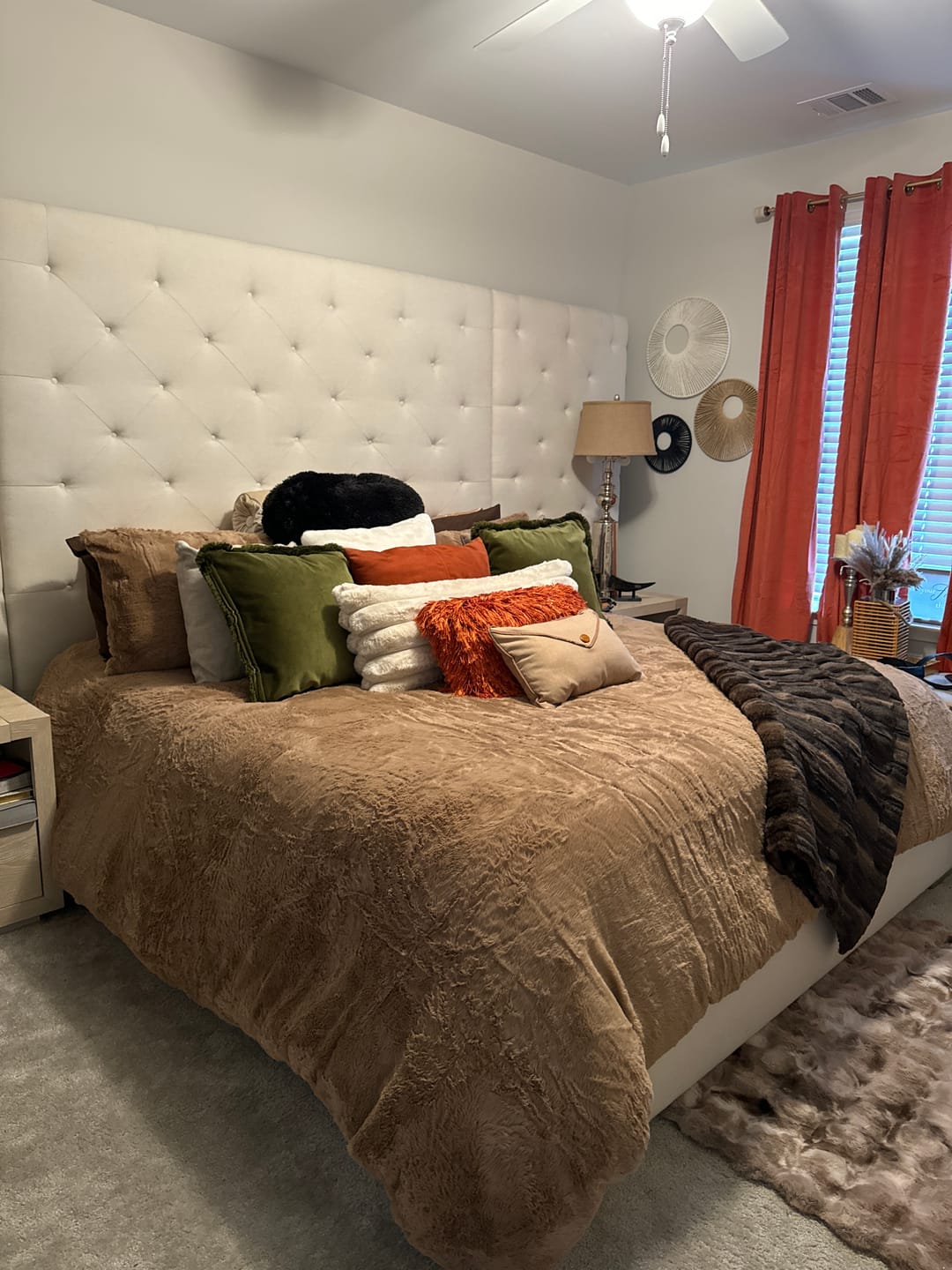 Customer photo review of CYRA Long Velvet Bedding Set