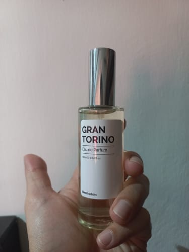 Customer photo review of Aceite y Shampoo Para Barba + Eau De Parfum · Paquete De 3 Piezas