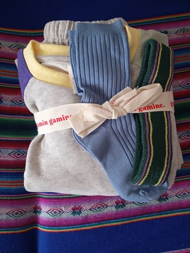 Sarah A. review of OCTOBER RETRO WOMEN SET image 1 out of 1