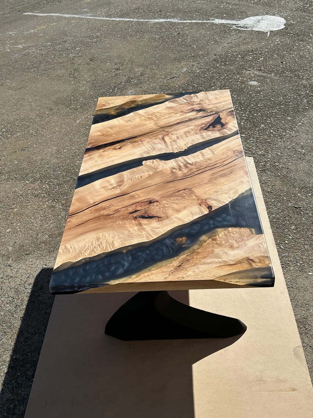 Customer photo review of Coffee Table Legs 214 Botas 16H for Live Edge Tabletop
