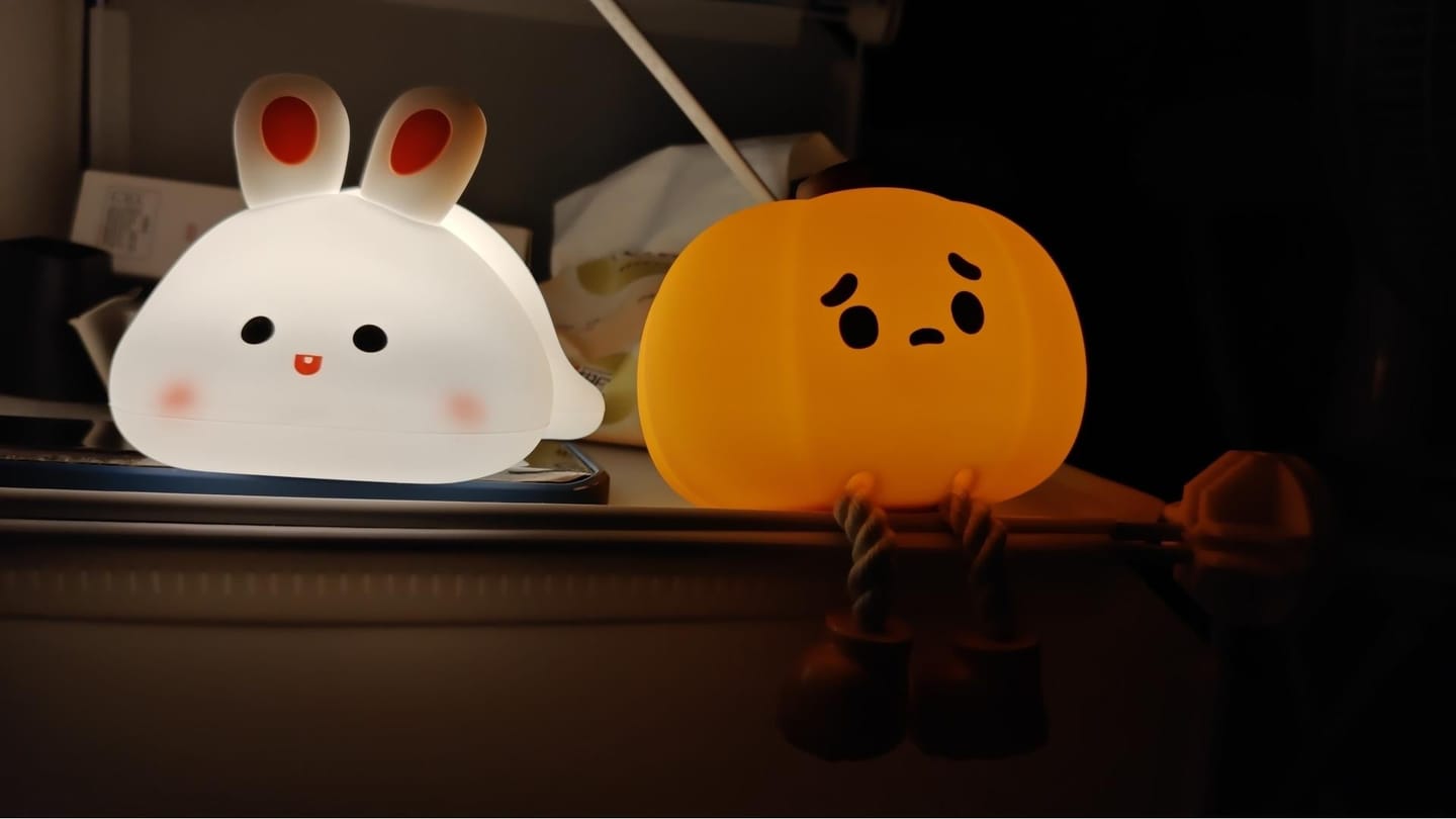Customer photo review of MeWaii® Squishy Silicone Tap Tap Night Light 2025 - Best Gift For Girls and Kids