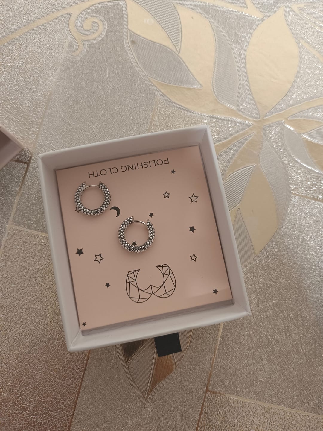 Customer photo review of Pendientes Aros Bolitas