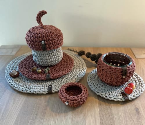 Customer photo review of Label-Set "Mit Liebe gehäkelt" - Kunstleder Label für Häkelkörbe, Label aus Kunstleder - CS0049