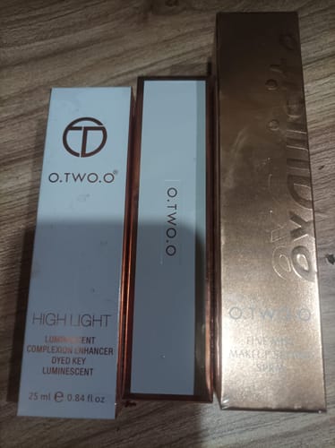 Customer photo review of O.TWO.O SKIN SECRET ZERO PORES PRIMER