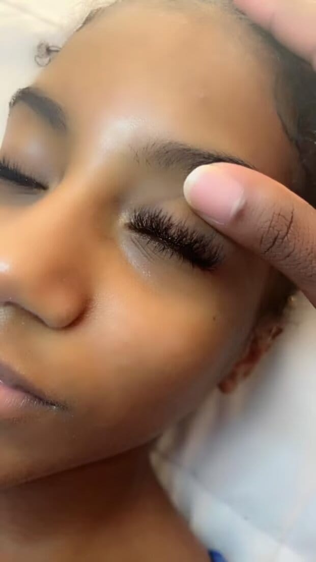 Customer photo review of 7D Spike Fan Lashes