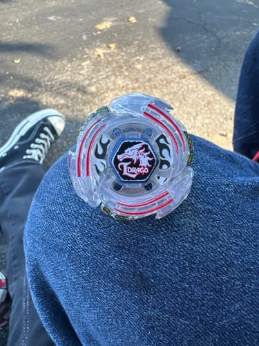 Customer photo review of Takara Tomy Lightning L Drago Beyblade BB-43 100HF Metal Fusion - With String Launcher