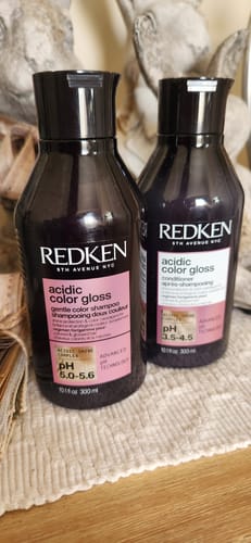 Customer photo review of Redken Acidic Gloss Bundle