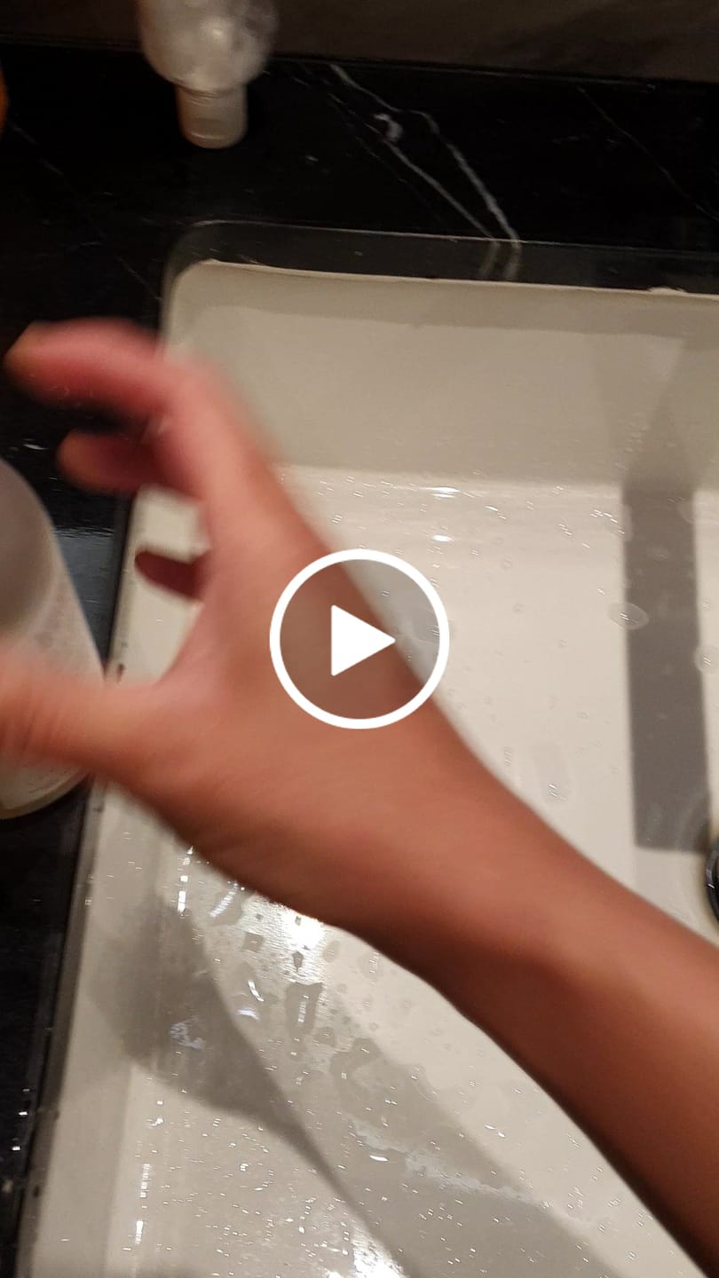 Customer video review of Oatmeal Moisturising Wash
