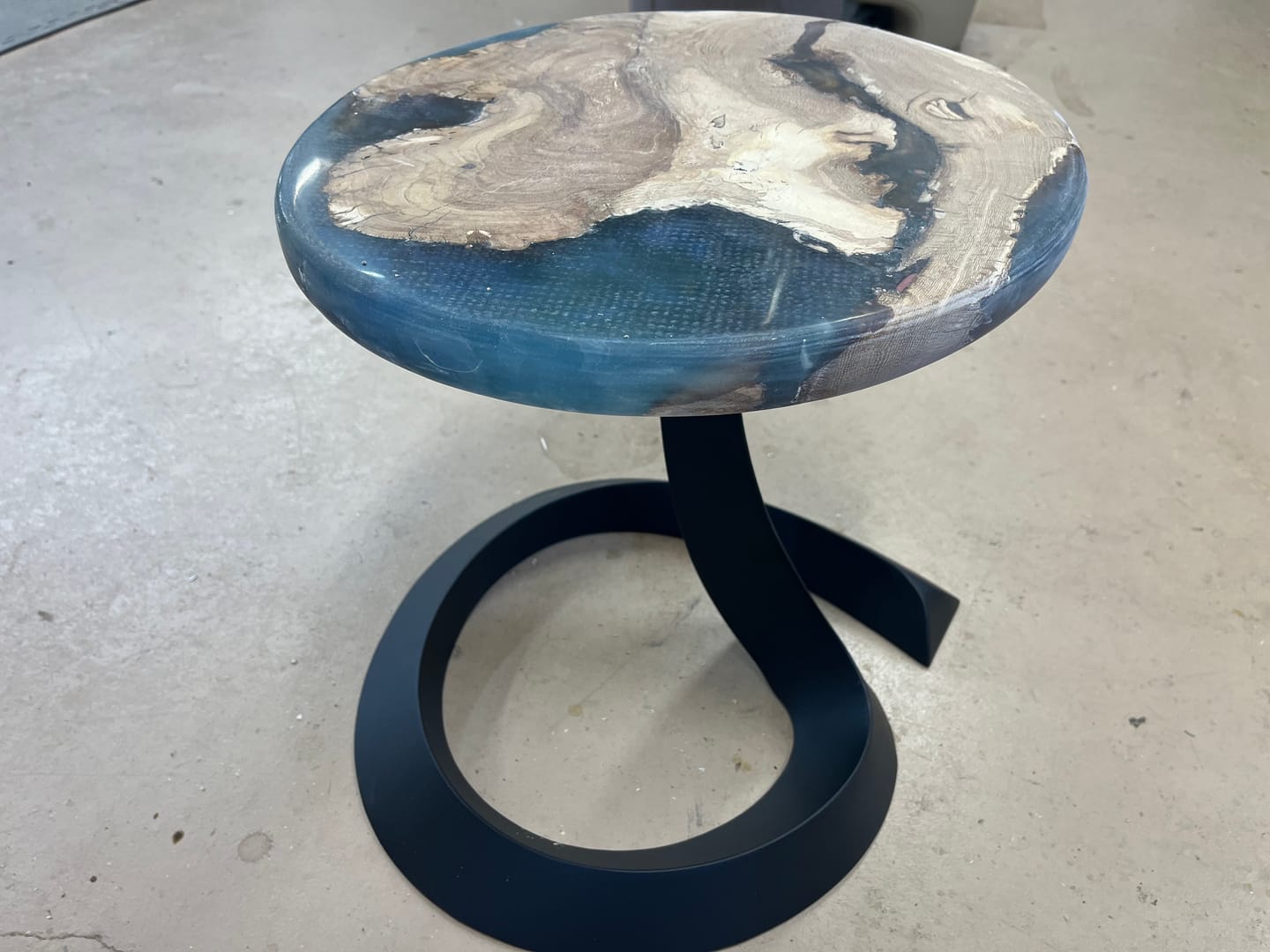 Customer photo review of Coffee Table Base 223 Python 16H Modern DIY Furniture