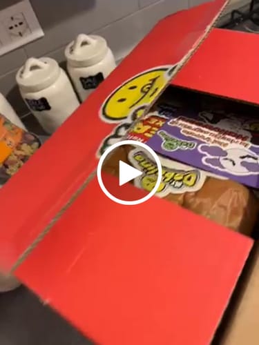 Customer video review of HALLOWEEN BOX DI MR.DOBELINA con ricetta segreta!