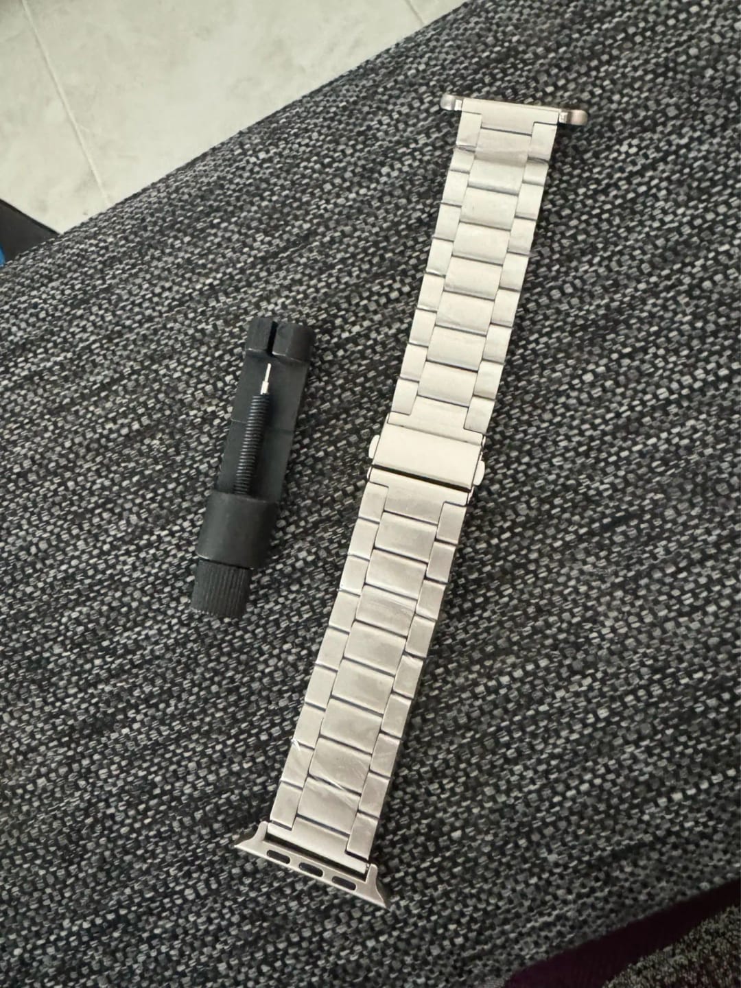 Customer photo review of Apple Watch Stainless Steel Band - Sleek Durable Design