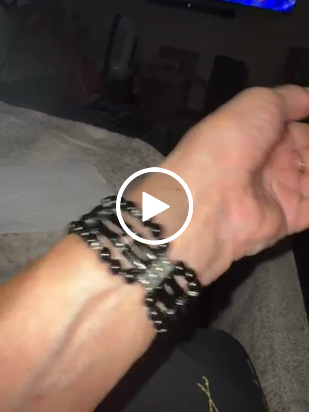 Customer video review of Moonlight Agate Stretch Apple Watch Strap