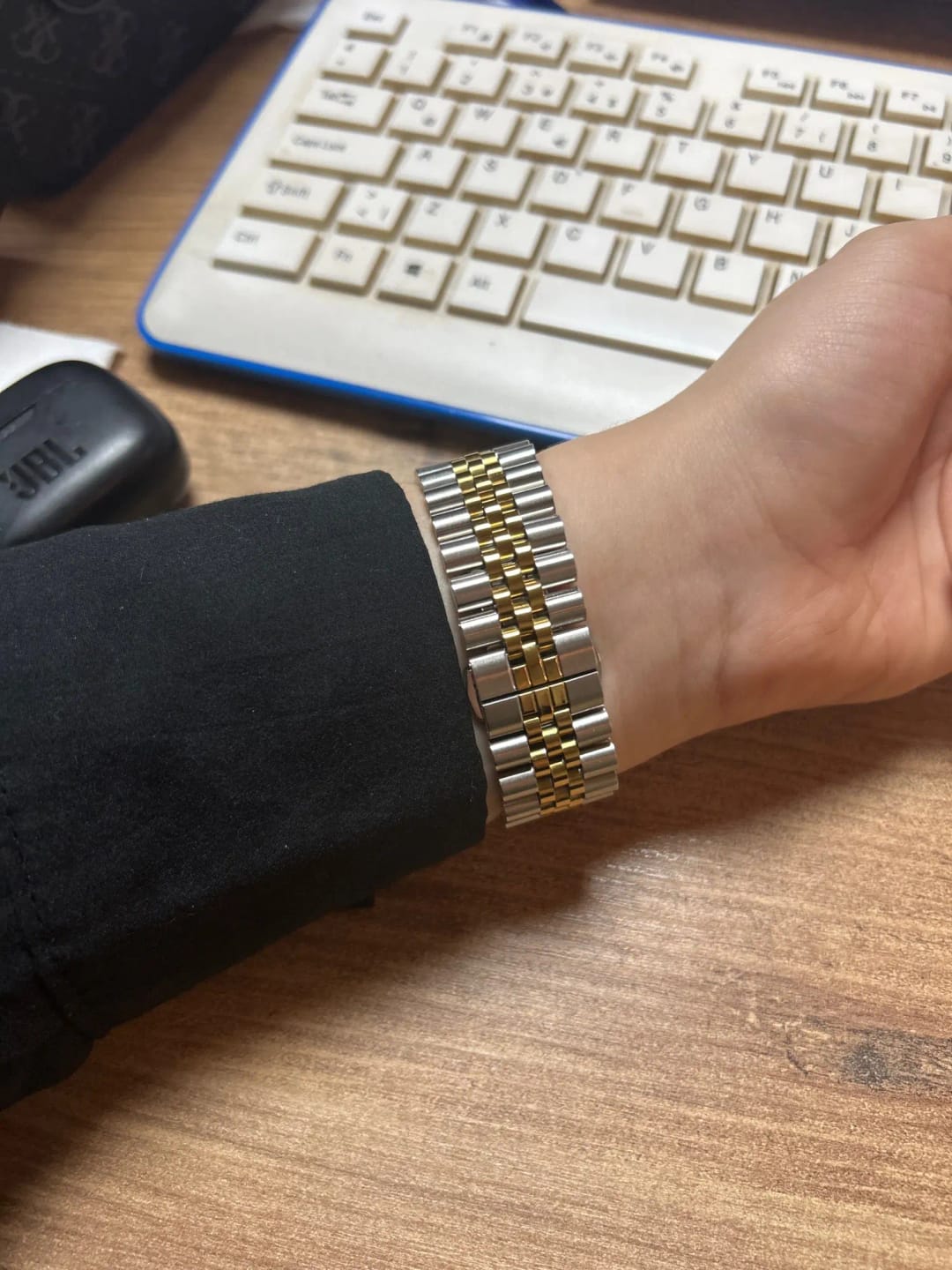 Customer photo review of Apple Watch Stainless Steel Strap - Elegant Durable Design