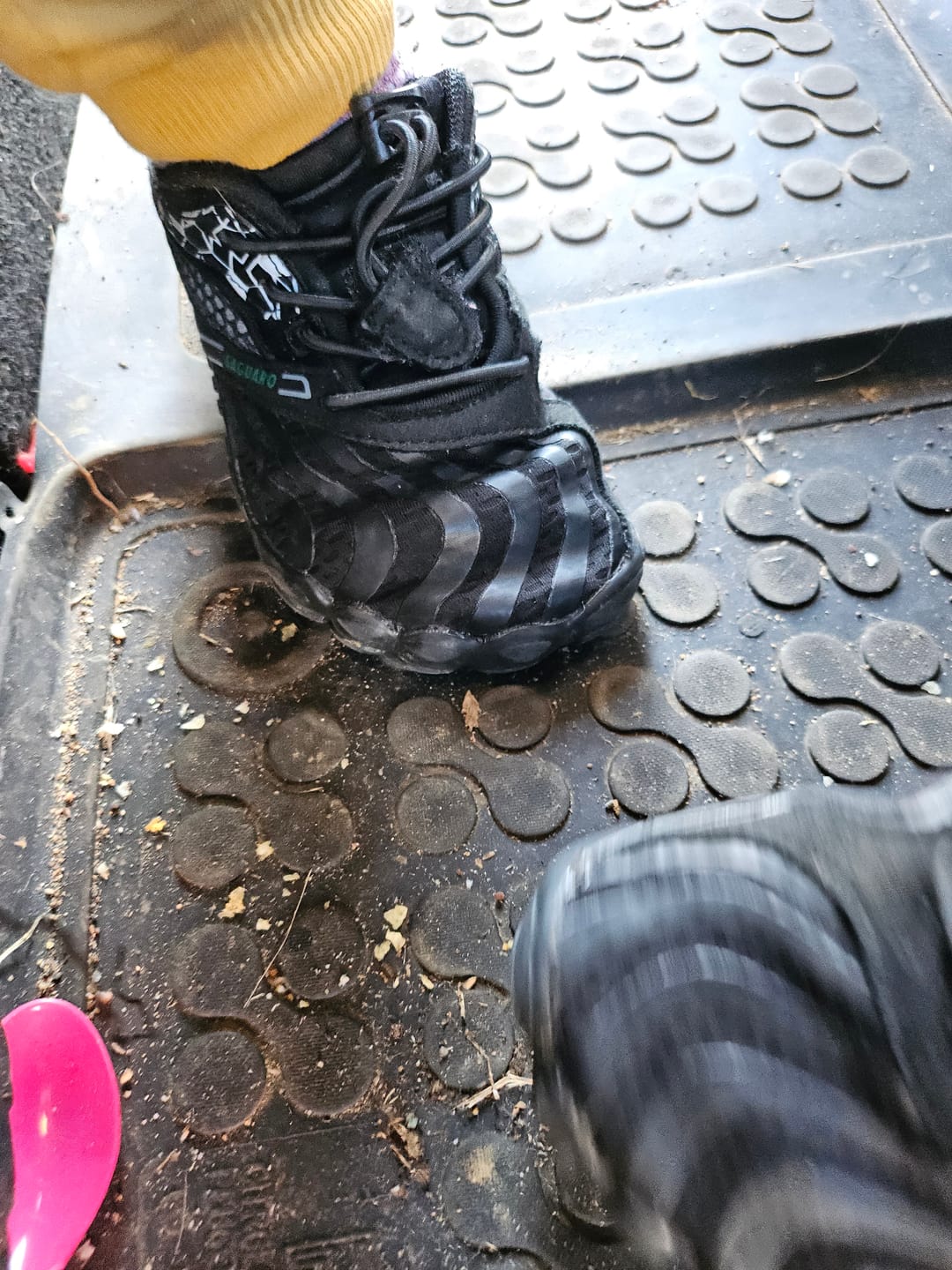 Customer photo review of Niños Vitality Ⅰ - Zapatos Barefoot