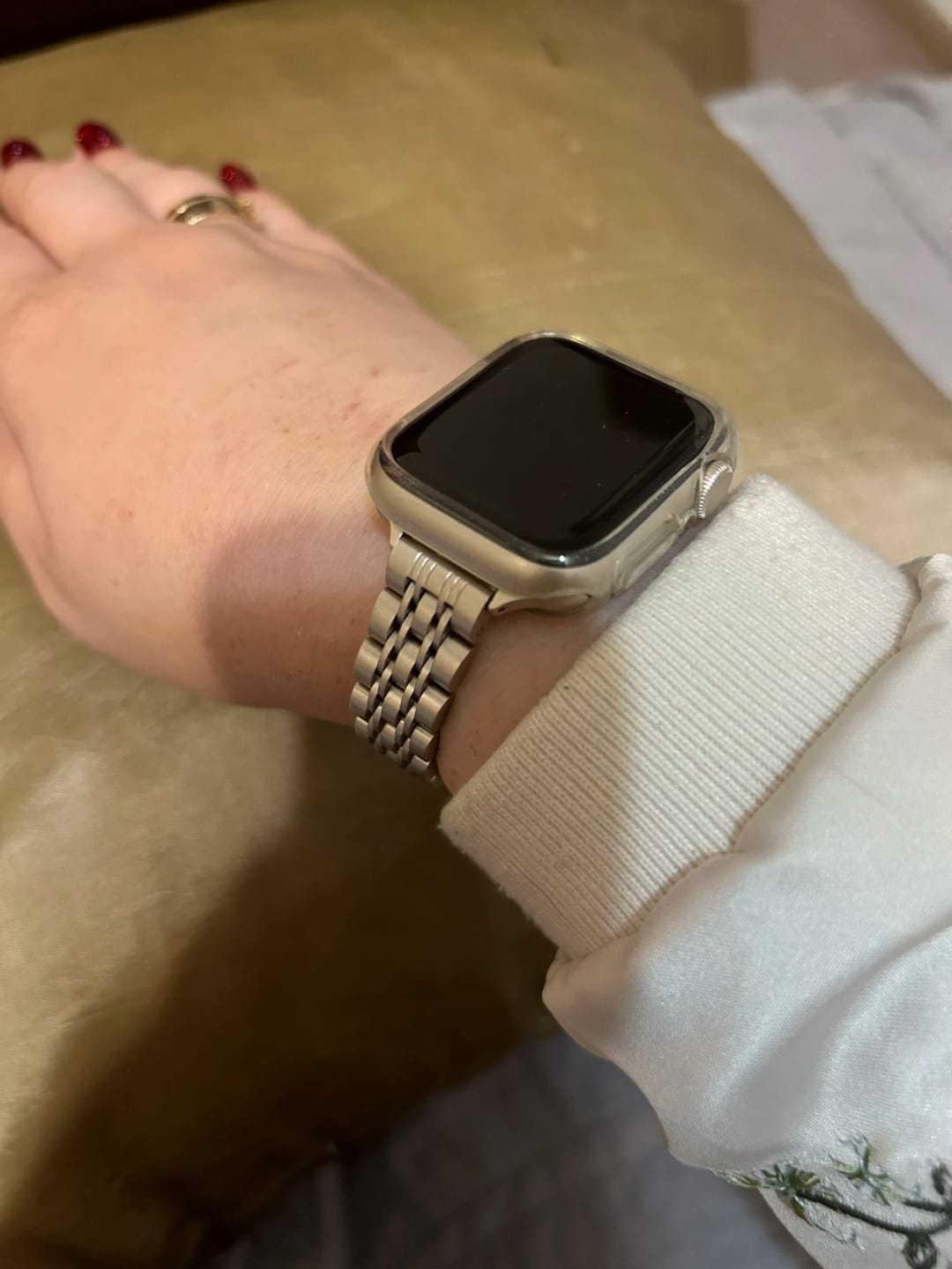 Customer photo review of Apple Watch Stainless Steel Band - Sleek Durable Style