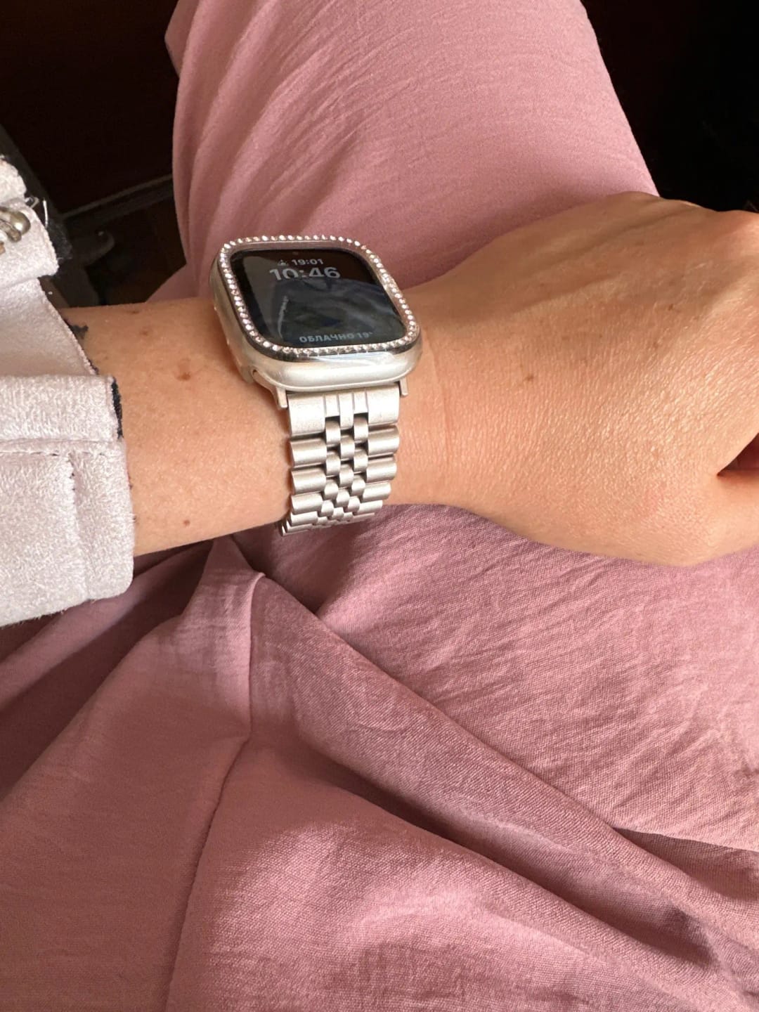 Customer photo review of Apple Watch Stainless Steel Strap - Elegant Durable Design