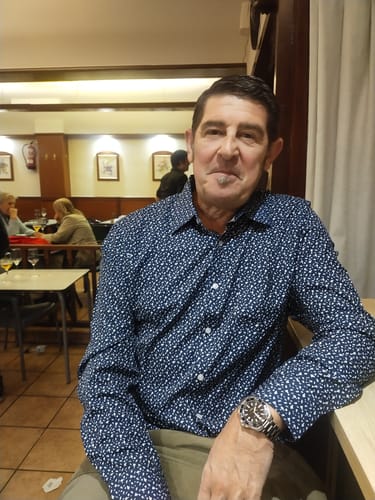 Customer photo review of Chemise à manches longues boutonnée bleu marine à imprimé floral pour hommes