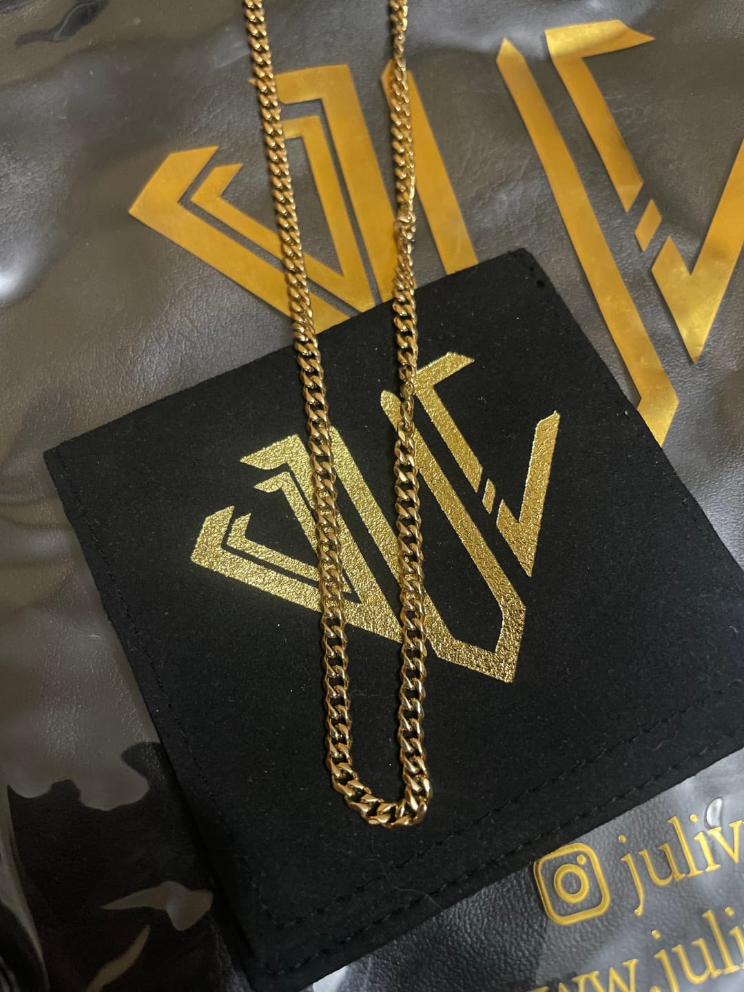 Customer photo review of CUBAN CHAIN - GOLD (3.5𝘮𝘮)