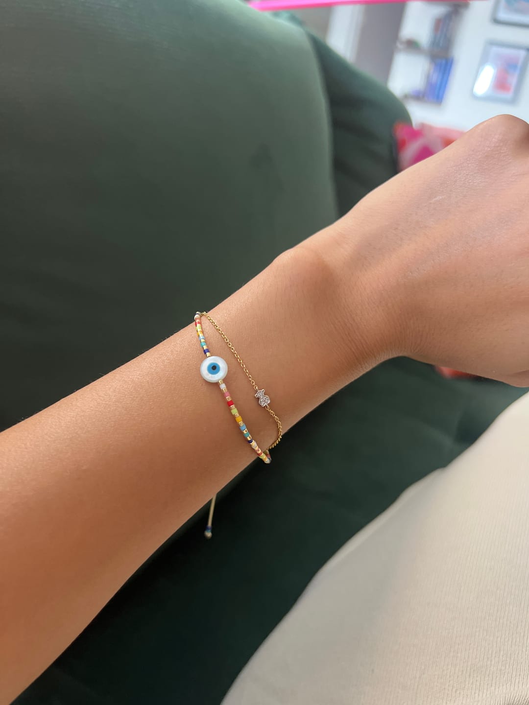 Customer photo review of Pulsera Chaquiras Con Ojo Transparente