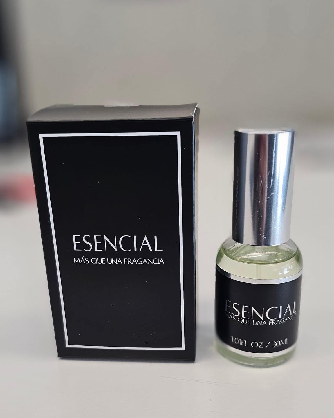 Customer photo review of H194 Inspirado en: Bad Boy Cobalt Parfum Electrique - Carolina Herrera