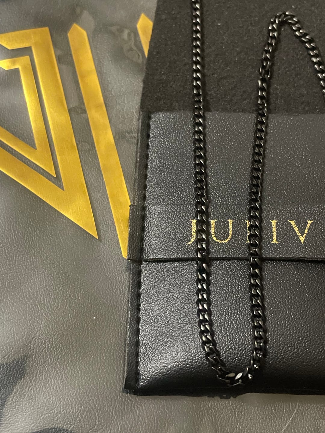 Customer photo review of CUBAN CHAIN - BLACK (3.5𝘮𝘮)