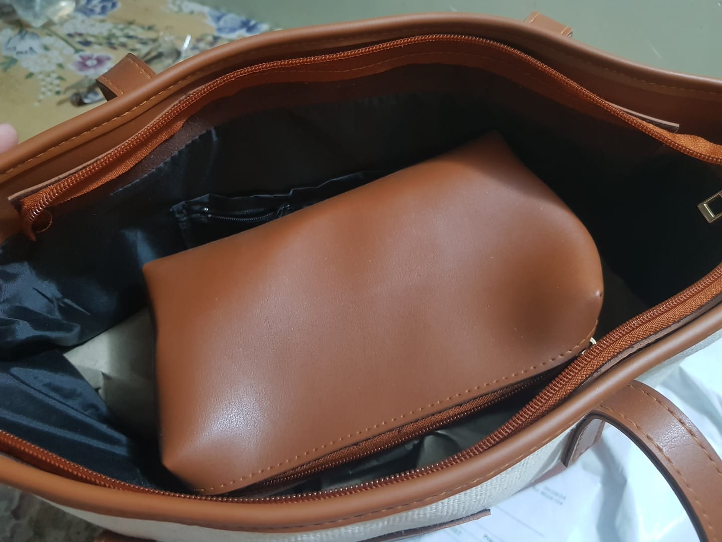 Customer photo review of TOTE BAG BROWN ( pre - order )