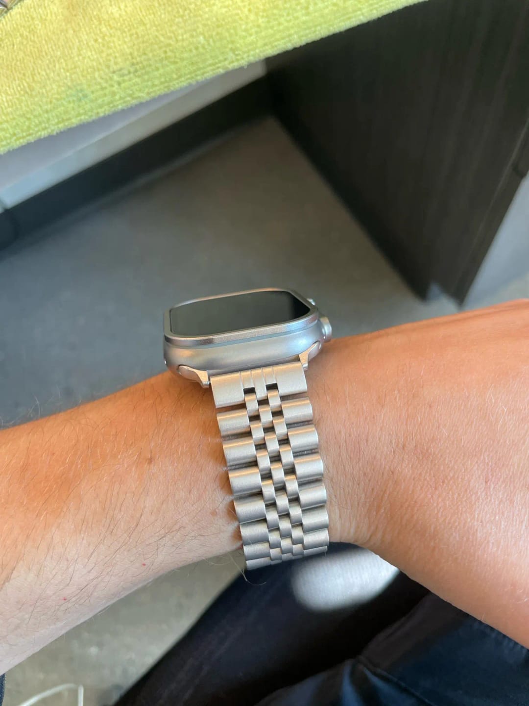 Customer photo review of Apple Watch Stainless Steel Strap - Elegant Durable Design