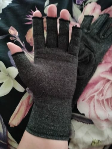 Customer photo review of CompresFit™ Gloves