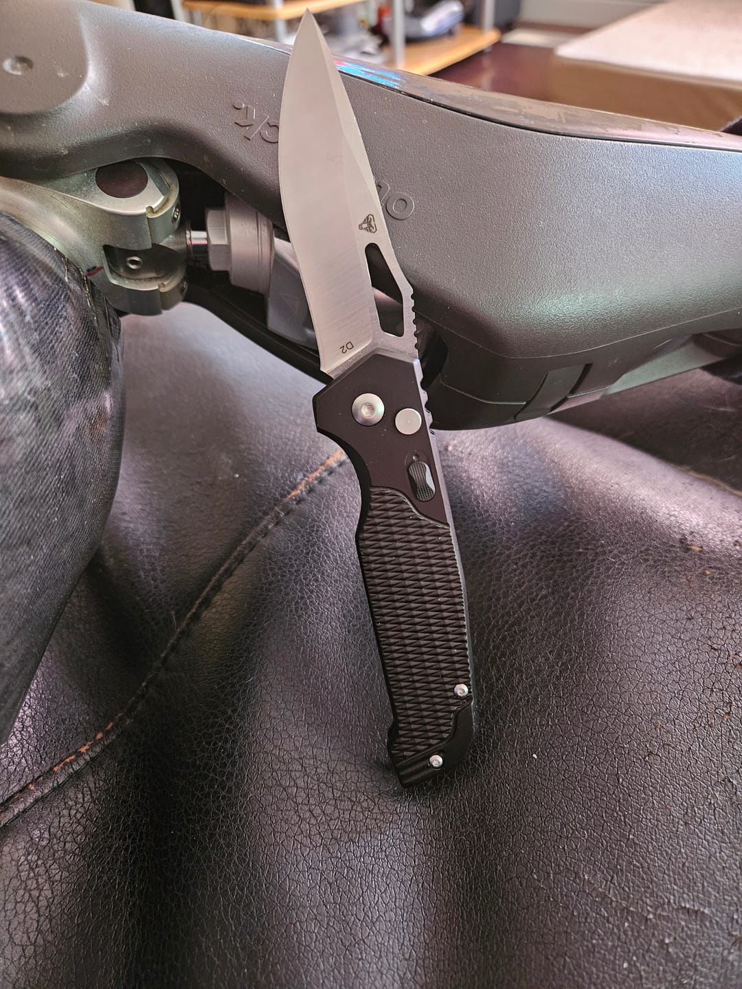Customer photo review of VT Ryker D2 Switchblade Knife