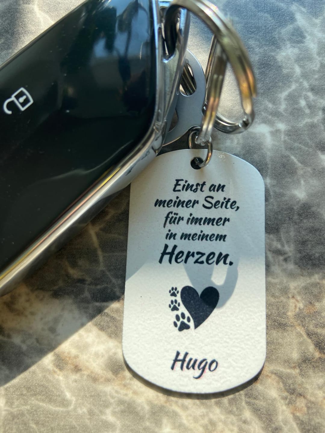 Customer photo review of Für immer im Herzen - Individueller Dog Tag Schlüsselanhänger