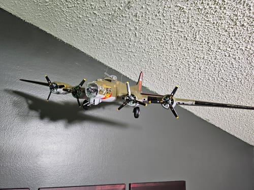 Customer photo review of Revell 85-5600 B17-G Flying Fortress, 1:48 Scale