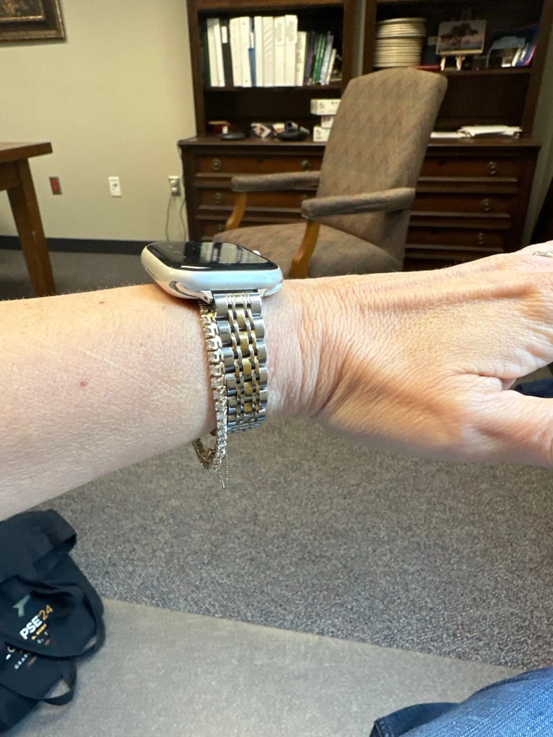 Customer photo review of Apple Watch Stainless Steel Band - Sleek Durable Style