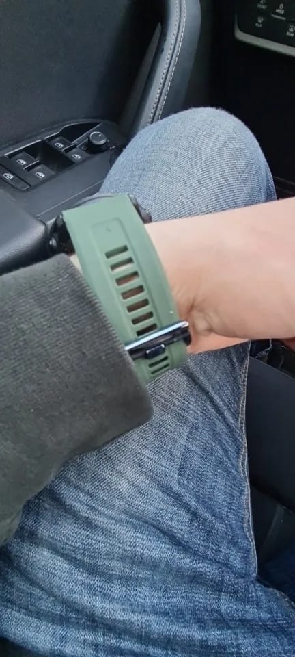 Customer photo review of Garmin Silicone QuickFit Band - Durable, Stylish, Comfortable