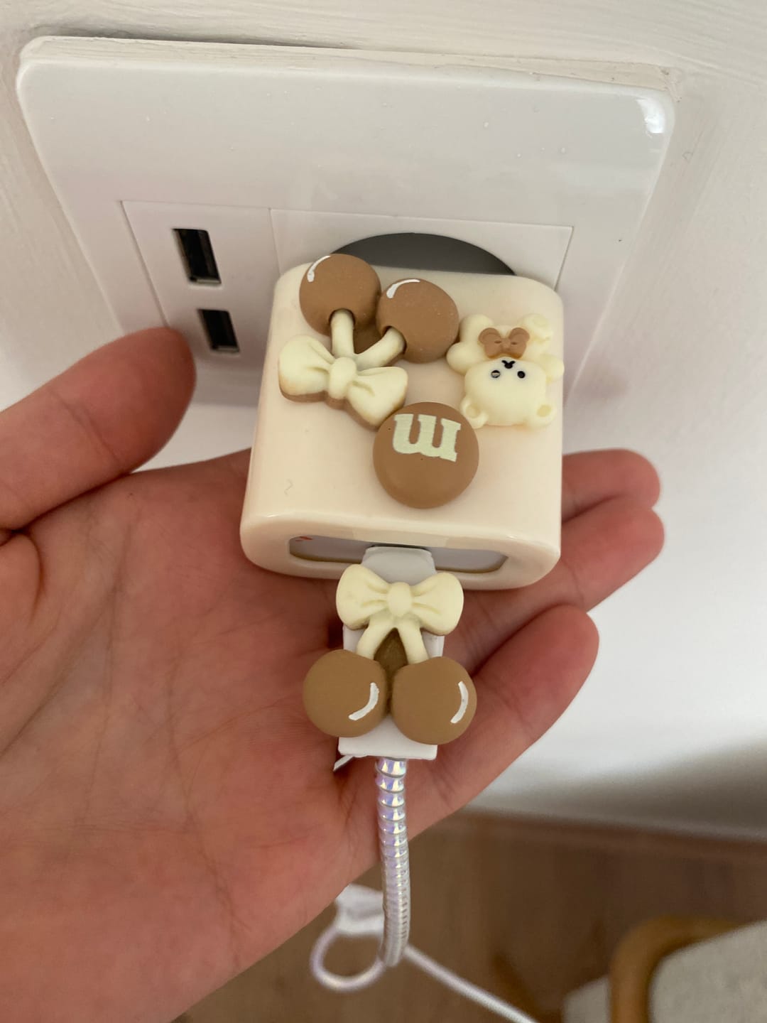 Customer photo review of Iphone 20W Uyumlu Şarj Koruyucu Seti Krem Ayıcık